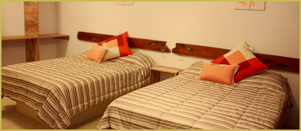 carola lodge huacachina